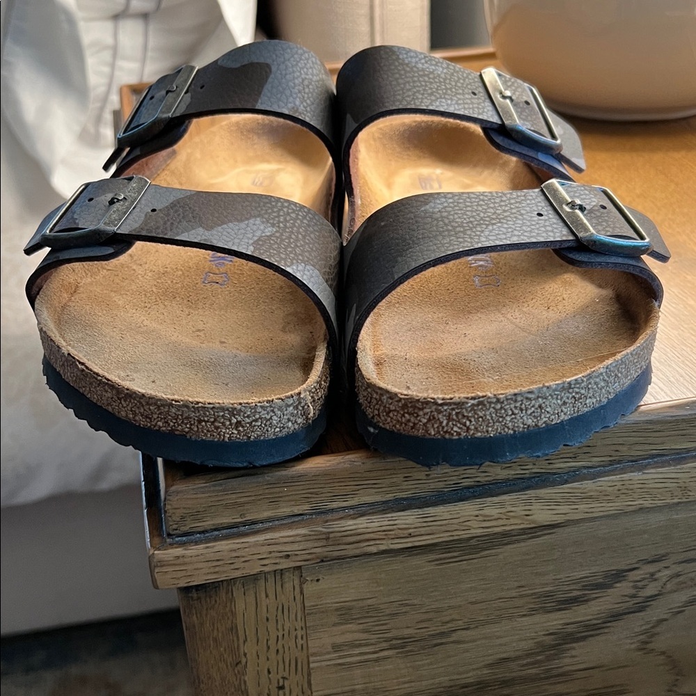 Birkenstock Men's Black Camo Sandals - Picture 6 of 6
